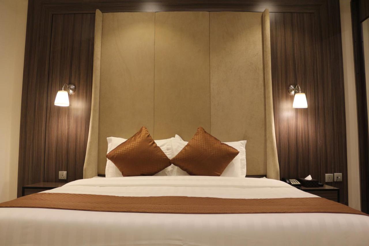 Valencia Suites Aparthotel 3*